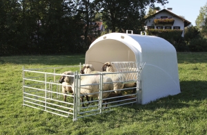 Duża budka dla owiec z zestawem łączników do paneli ogrodzeniowych, Kerbl