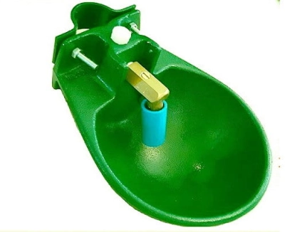 Poidło żeliwne dla bydła koni z zaworem rurowym WU8