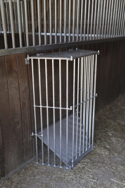 Paśnik ścienny na siano dla konia Slow Feed Plus 81 cm x 41 cm x 114 cm Kerbl